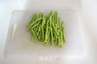 茄子烧豆角的做法步骤：1