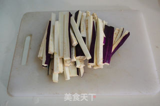 茄子烧豆角的做法步骤:2