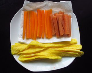 紫菜包饭的做法步骤:8