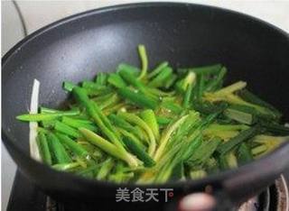 喷香味足,爽滑劲道,一碗无敌好味道的——葱油拌面的做法步骤:3