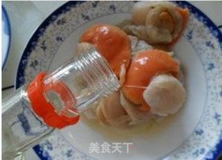 一定要试一试的集鲜美、有面儿、快手为一体的宴客菜——蒜蓉粉丝蒸扇贝的做法步骤:3