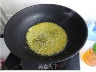 一定要试一试的集鲜美、有面儿、快手为一体的宴客菜——蒜蓉粉丝蒸扇贝的做法步骤:9