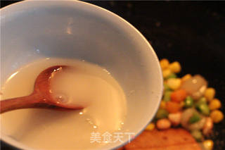 桂圆虾仁玉米粒的做法步骤:7