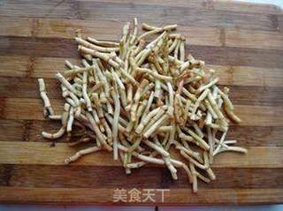 剁椒炒鱼腥草的做法步骤:2