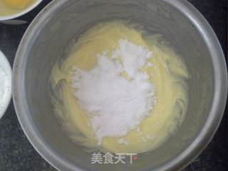 简易的【迷你椰子球】详细版的做法步骤:3