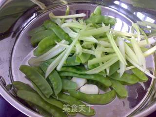 荷塘逸彩的做法步骤:5