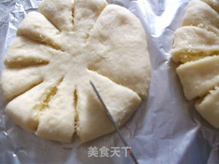 椰蓉花形面包的做法步骤:10