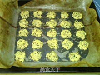 黑白芝麻酥饼的做法步骤:7