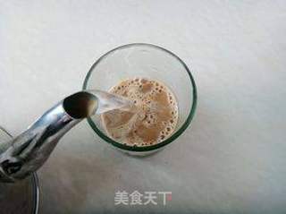 牛奶咖啡冰棒的做法步骤:2