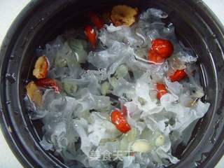 夏季养颜甜品---皂角米银耳羹的做法步骤:3