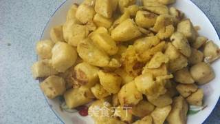 剩馒头的新生--风味炒馒头的做法步骤:7