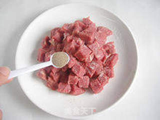 【蒜香牛肉粒】--- 喜欢那一口牛肉香的做法步骤:3