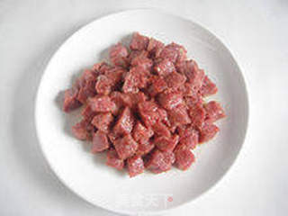 【蒜香牛肉粒】--- 喜欢那一口牛肉香的做法步骤:5