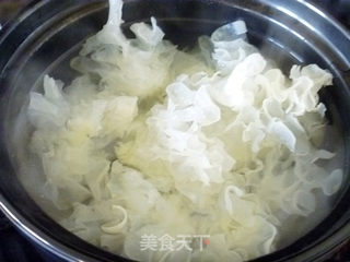 大枣银耳汤的做法步骤：2