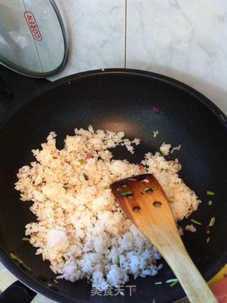 青菜炒饭-烈日炎炎里一次搞定的快手美食~的做法步骤：10