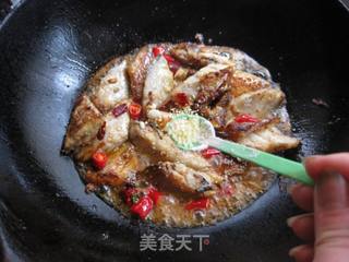 香辣煎带鱼的做法步骤:10