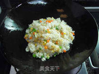 【四色蛋炒饭】----- 盛满绚丽的色彩的做法步骤:9