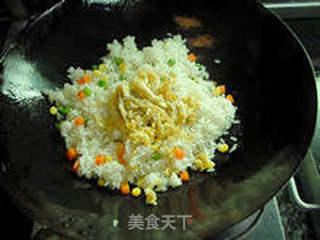 【四色蛋炒饭】----- 盛满绚丽的色彩的做法步骤:8