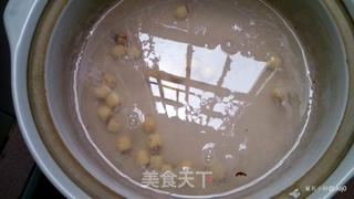 桂圆银耳莲子羹的做法步骤:3