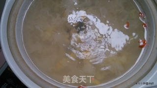 桂圆银耳莲子羹的做法步骤:5