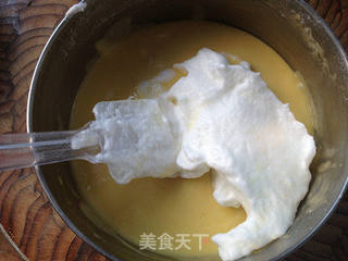 8寸戚风蛋糕的做法步骤:7