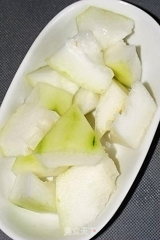 裙带冬瓜大骨汤的做法步骤:3