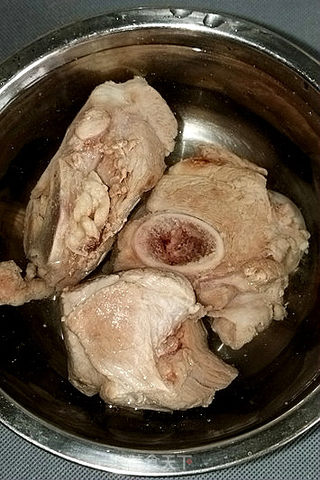 裙带冬瓜大骨汤的做法步骤:5