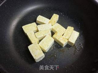 冲绳料理--鸡蛋豆腐炒苦瓜的做法步骤：3