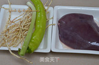 鱼腥草炒肝丝的做法步骤:4