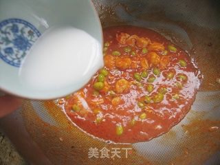 让米饭超有滋味——风味茄汁虾饭的做法步骤：9