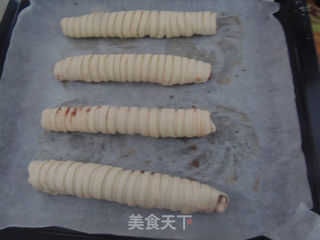 毛毛虫面包的做法步骤：12