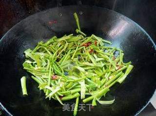 剁椒炒空心菜的做法步骤:5