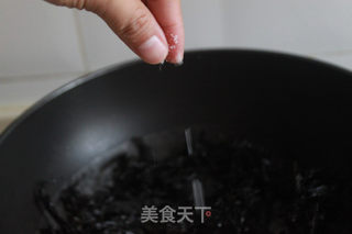炒紫菜.1秒钟变身紫菜汤的做法步骤:4