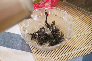 炒紫菜.1秒钟变身紫菜汤的做法步骤:5