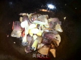 花菜炒腊肉的做法步骤:7