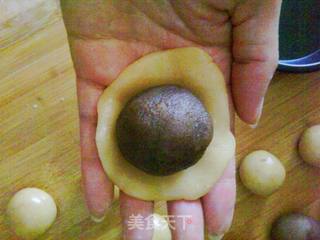 豆沙月饼的做法步骤:9