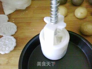 豆沙月饼的做法步骤:12