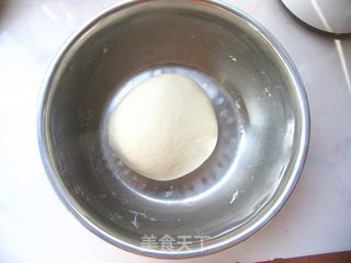 最爱这底子的香酥——豇豆肉末水煎包的做法步骤:2