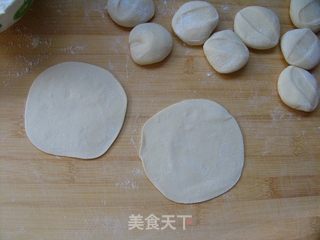最爱这底子的香酥——豇豆肉末水煎包的做法步骤:8