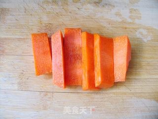 消暑开胃又止渴——胡萝卜葡萄汁的做法步骤:3