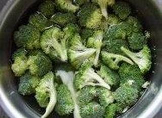 荤素的完美搭配————————【西兰花香菇烩酥肉】的做法步骤:2