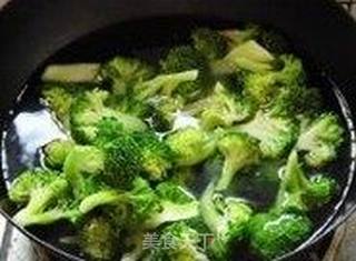 荤素的完美搭配————————【西兰花香菇烩酥肉】的做法步骤:4