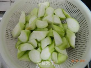 丝瓜炒鸡蛋的做法步骤:2