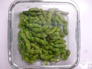 简单快手微波毛豆的做法步骤:5