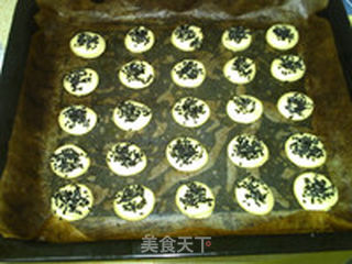 芝麻小西饼的做法步骤:12
