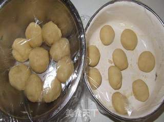 苏式莲蓉月饼的做法步骤：10