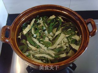 夏日沁人心脾的养生粥【荷叶莲子粥】的做法步骤：3