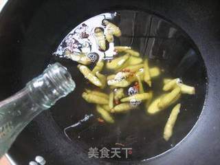 泡椒鸡爪的做法步骤:2