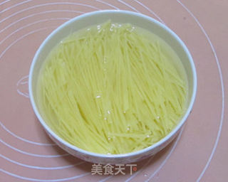秘制酸辣土豆丝的做法步骤:5
