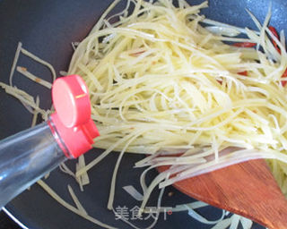 秘制酸辣土豆丝的做法步骤:7